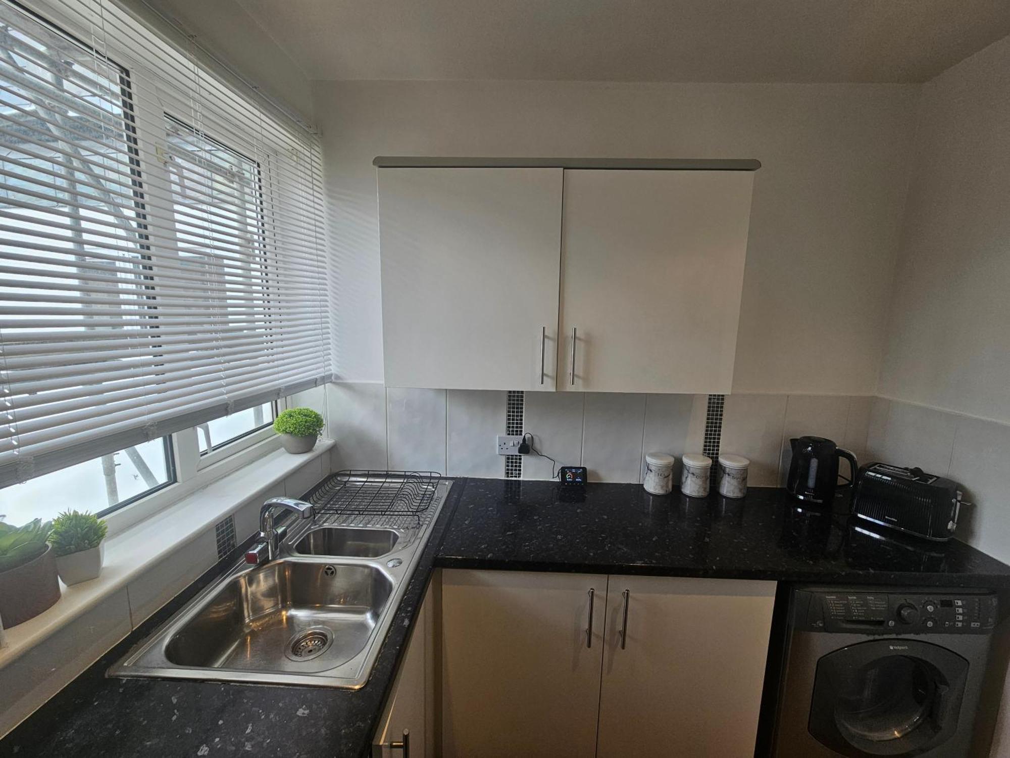 St Albans City Stays - Near Luton Airport - St Albans Abbey & City Train Station - Close To London- Harry Potter World - The Odyssey Cinema - Abbey Cathedral- Contractors I Business I Leisure- Sleeps Upto 6 People 외부 사진