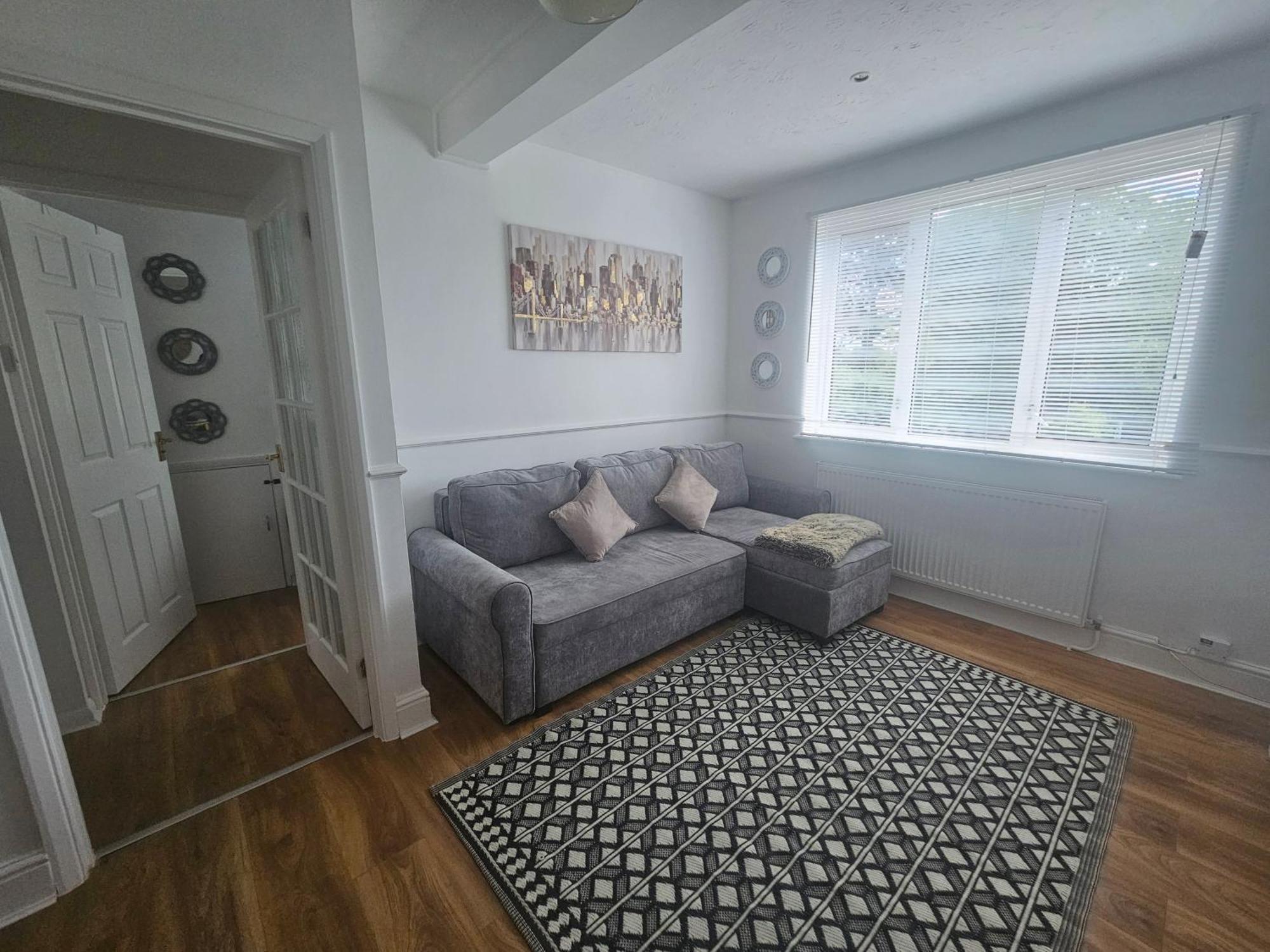 St Albans City Stays - Near Luton Airport - St Albans Abbey & City Train Station - Close To London- Harry Potter World - The Odyssey Cinema - Abbey Cathedral- Contractors I Business I Leisure- Sleeps Upto 6 People 외부 사진