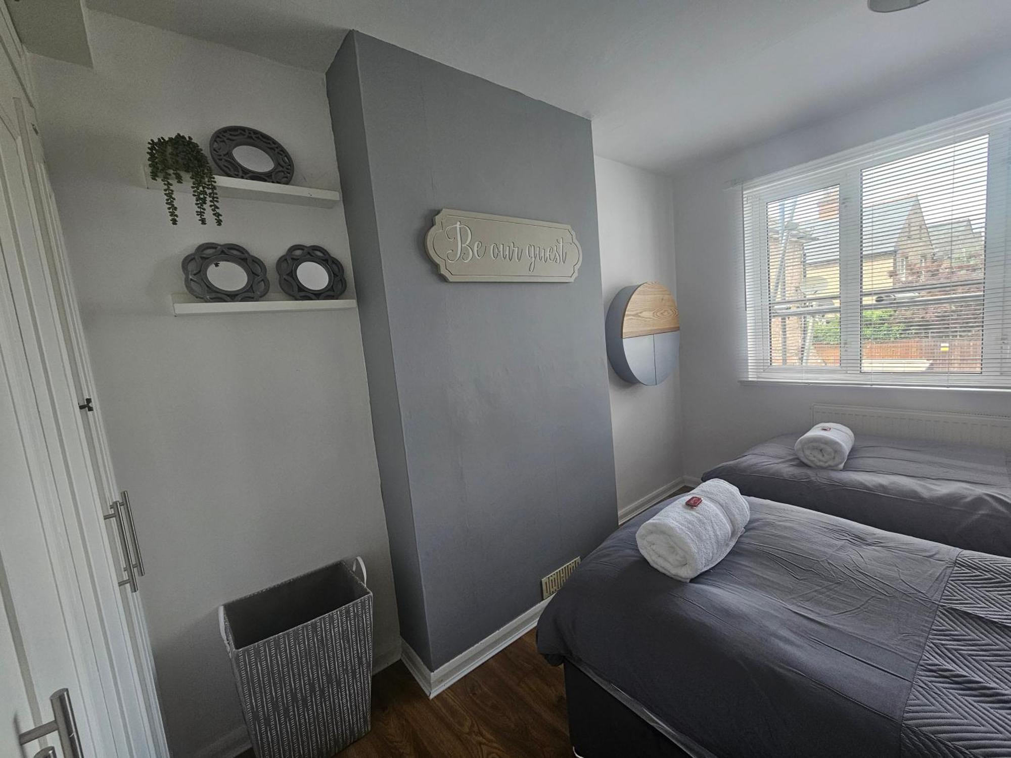 St Albans City Stays - Near Luton Airport - St Albans Abbey & City Train Station - Close To London- Harry Potter World - The Odyssey Cinema - Abbey Cathedral- Contractors I Business I Leisure- Sleeps Upto 6 People 외부 사진