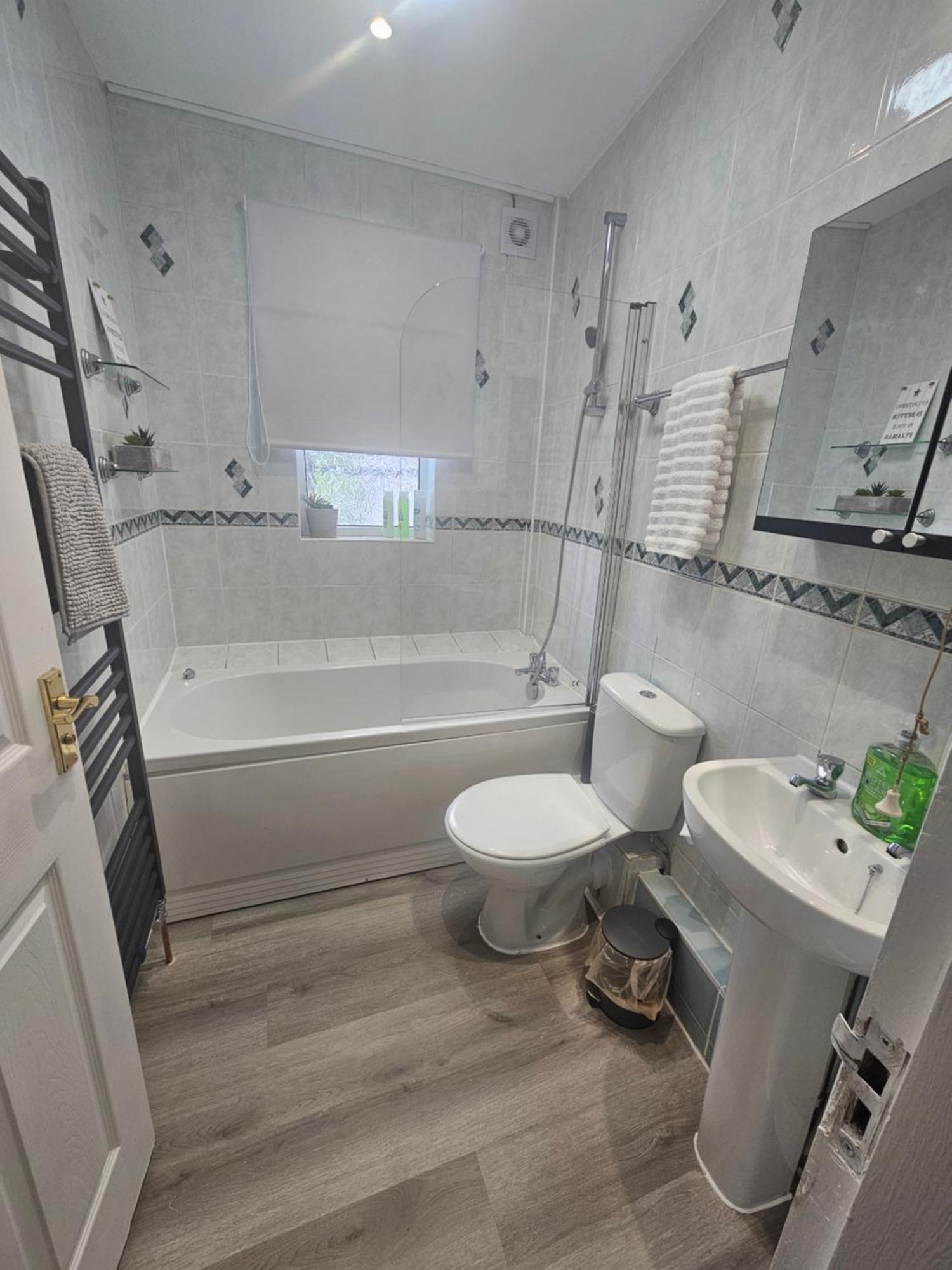 St Albans City Stays - Near Luton Airport - St Albans Abbey & City Train Station - Close To London- Harry Potter World - The Odyssey Cinema - Abbey Cathedral- Contractors I Business I Leisure- Sleeps Upto 6 People 외부 사진