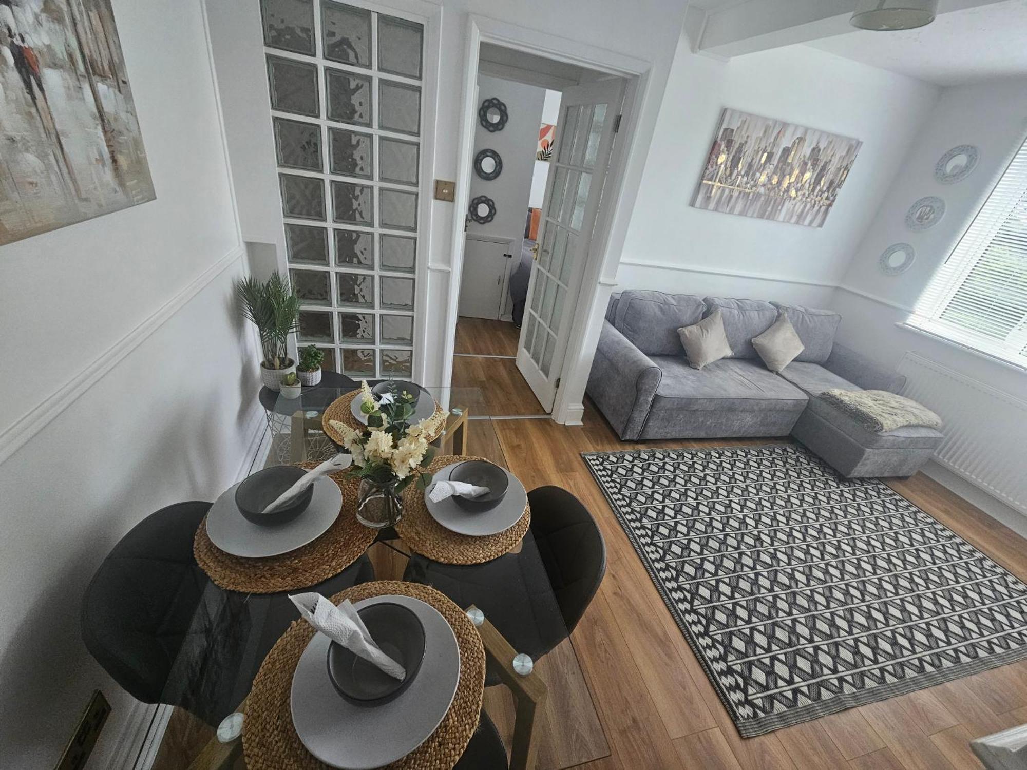 St Albans City Stays - Near Luton Airport - St Albans Abbey & City Train Station - Close To London- Harry Potter World - The Odyssey Cinema - Abbey Cathedral- Contractors I Business I Leisure- Sleeps Upto 6 People 외부 사진